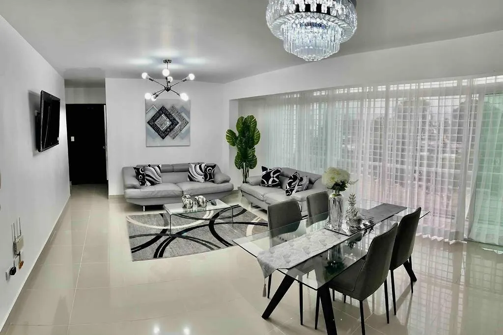 Hermoso Conjunto Residencial Con Piscina Santiago De Los Caballeros
