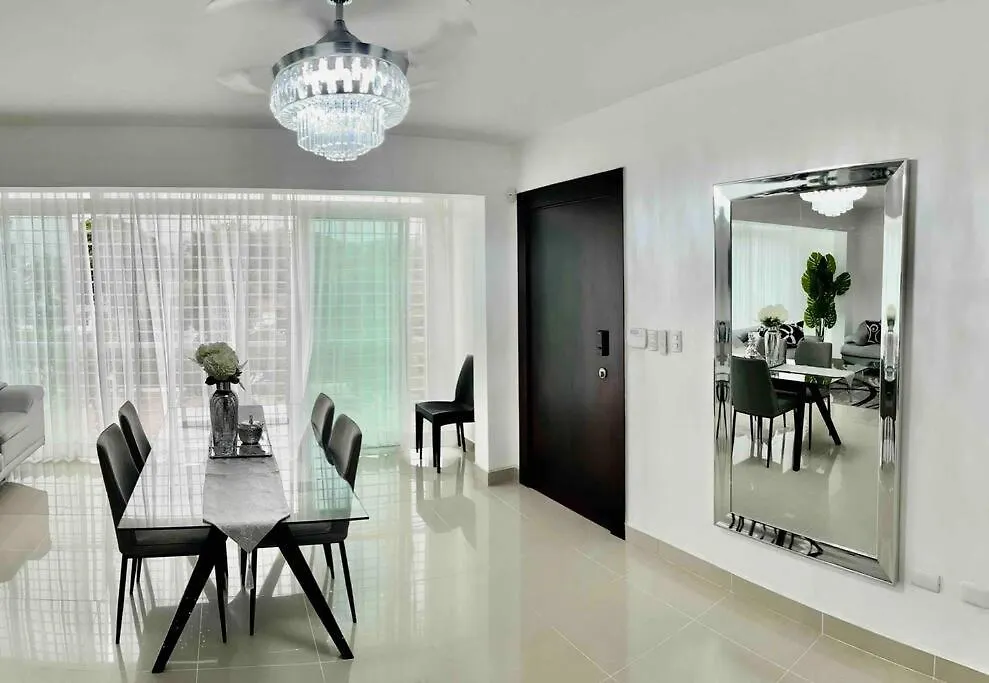 Hermoso Conjunto Residencial Con Piscina Santiago De Los Caballeros
