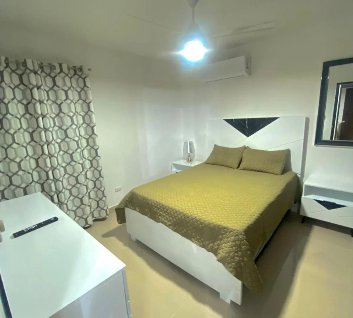 Hermoso Conjunto Residencial Con Piscina Santiago De Los Caballeros 0*,