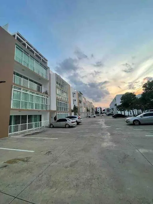 סנטיאגו דה לוס קבאלרוס Hermoso Conjunto Residencial Con Piscina